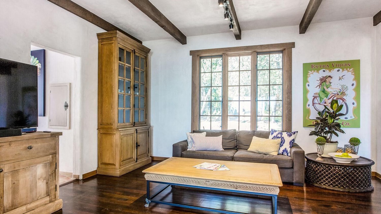 Photo of Livingroom in Angwin
