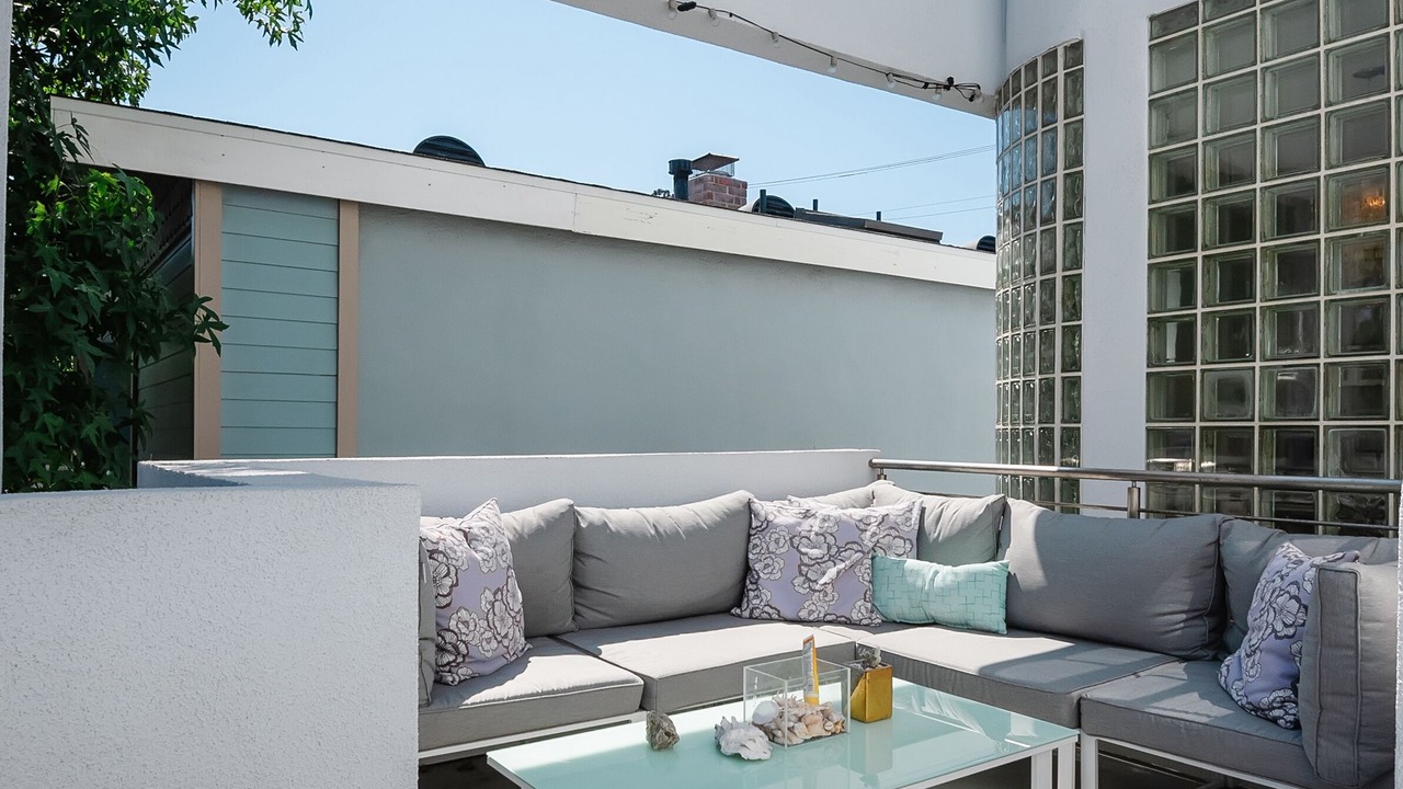 Photo of Patio Balcony in The Strand