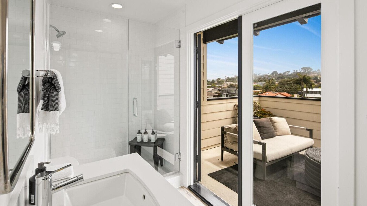 Photo of Bathroom in Olde Solana Beach