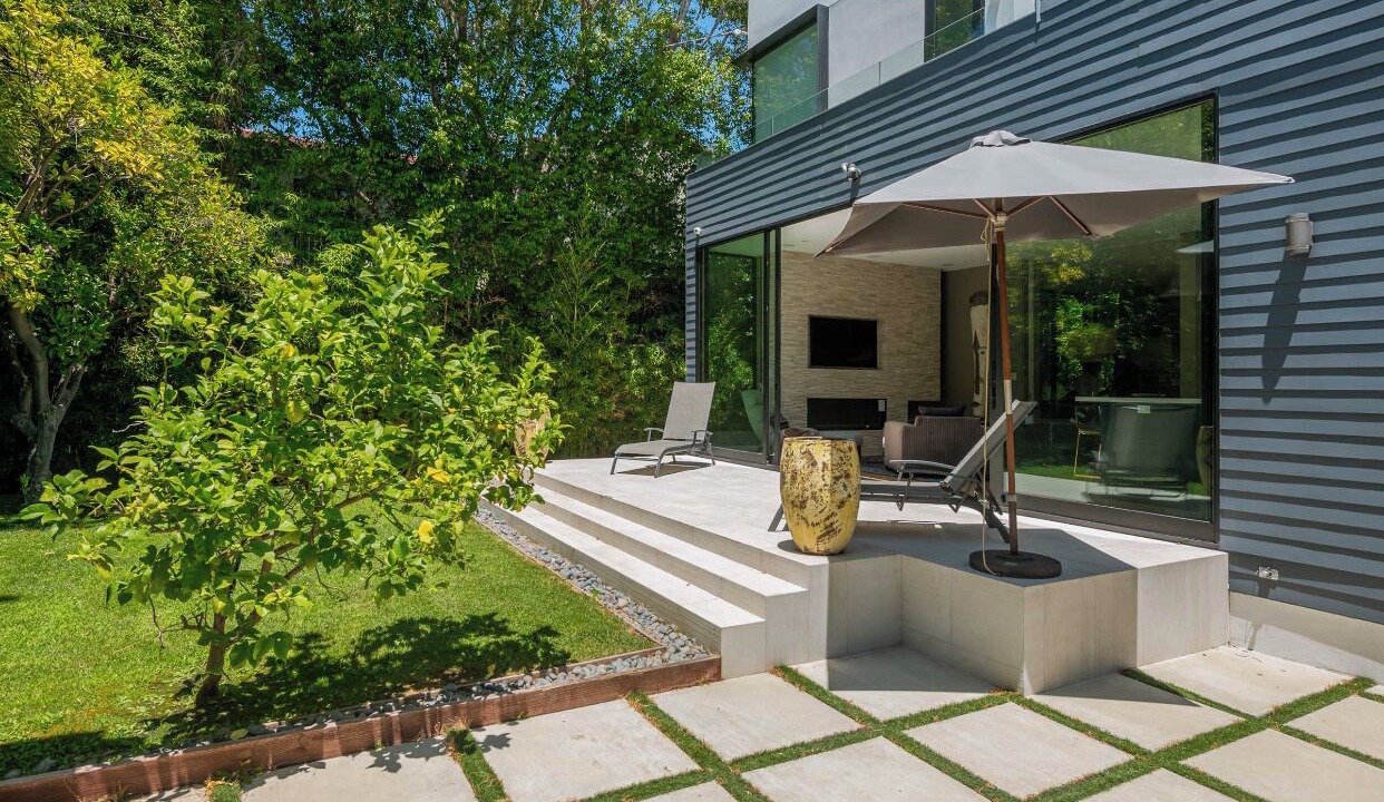 Photo of Patio Balcony in West Hollywood