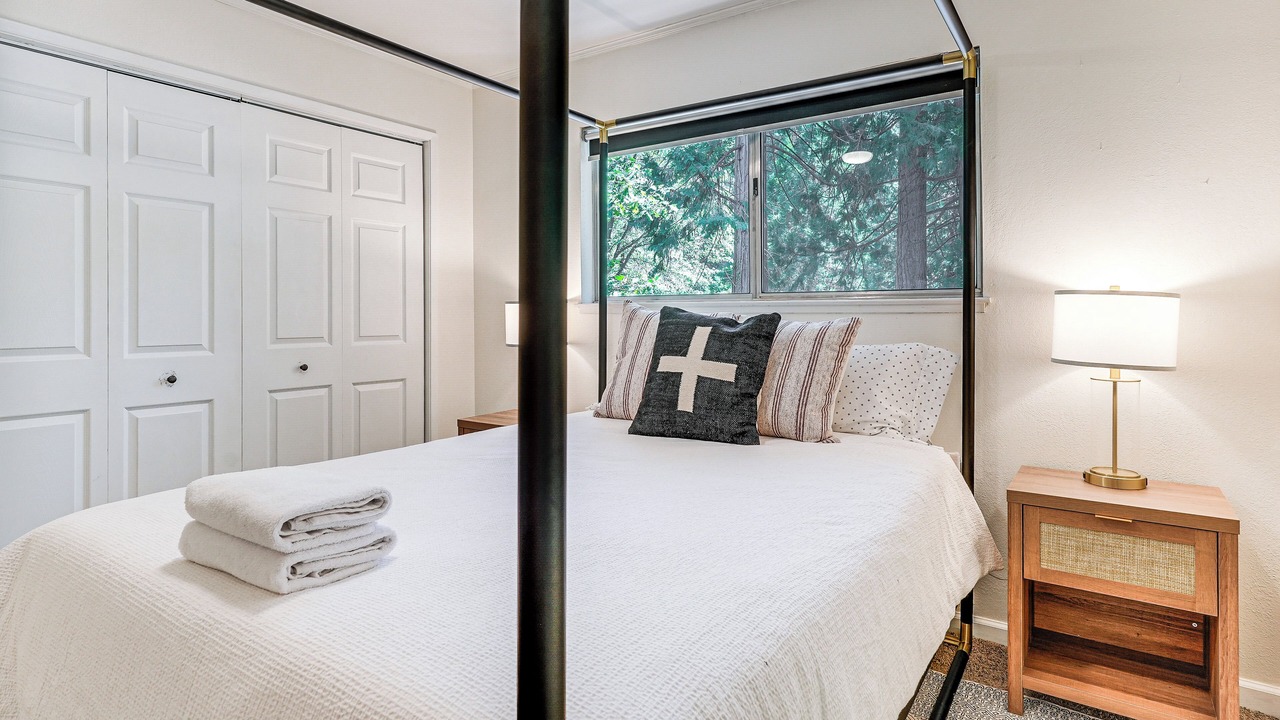 Photo of Bedroom in Glencoe