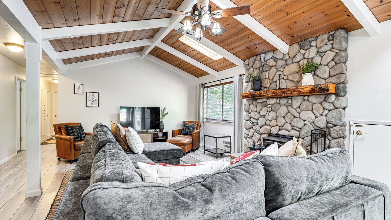 Photo of Bedroom in Glencoe
