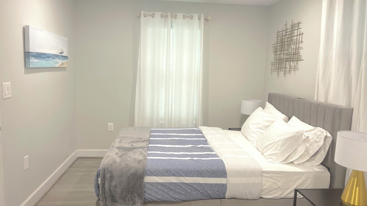 Photo of Bedroom in Bellflower