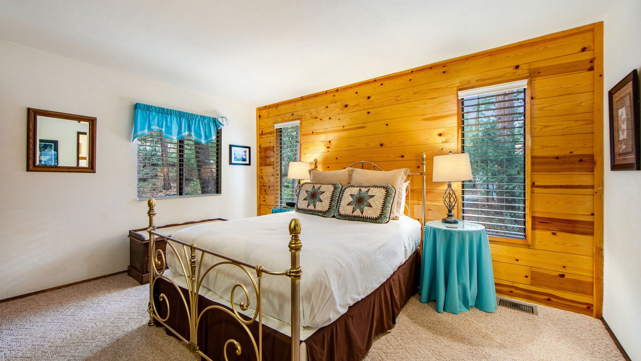 Photo of Bedroom in Idyllwild