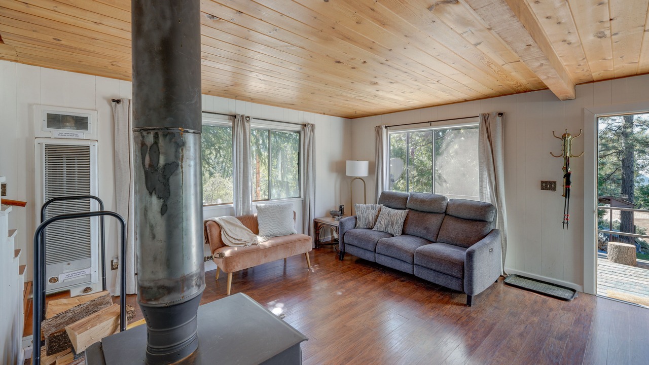 Photo of Livingroom in Posey