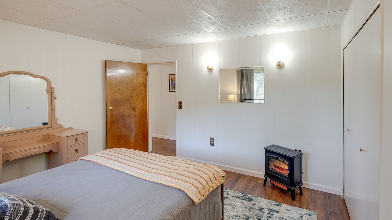 Photo of Bedroom in Posey