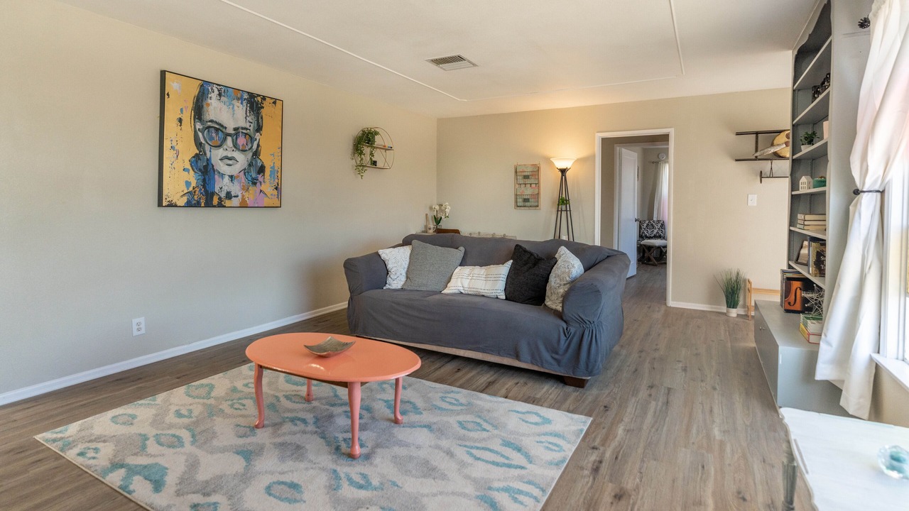 Photo of Livingroom in Mojave