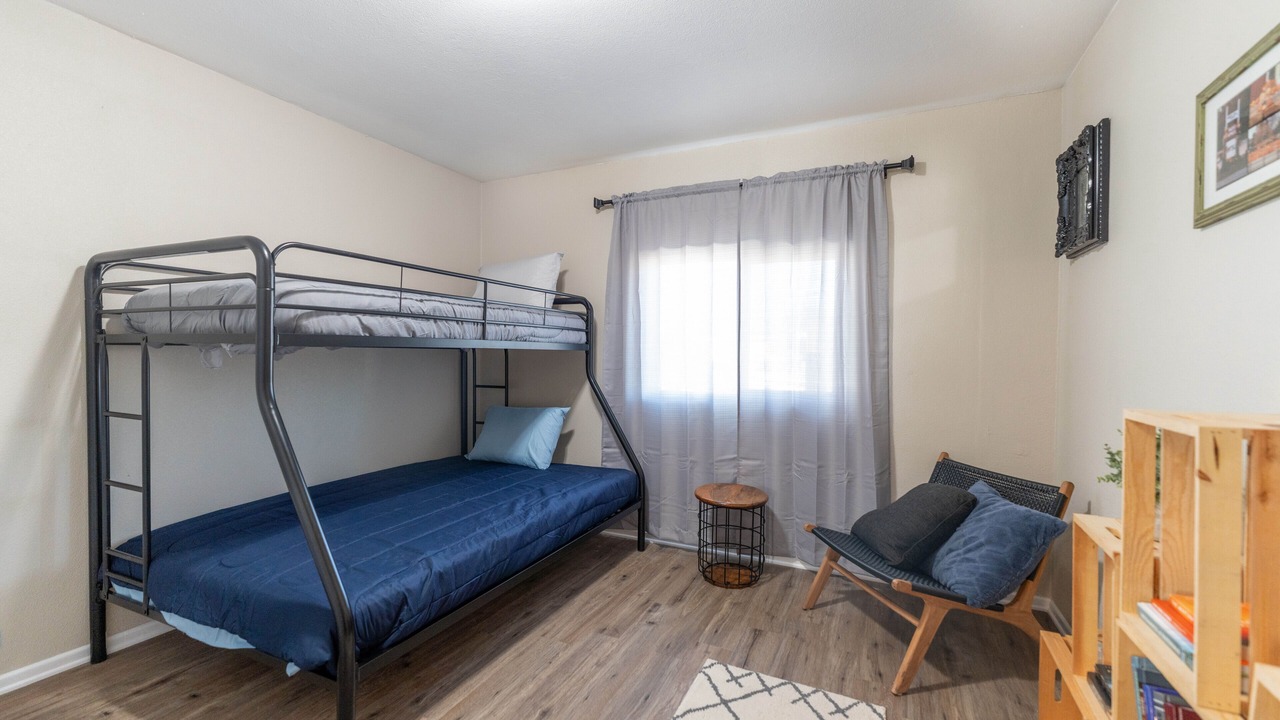 Photo of Bedroom in Mojave
