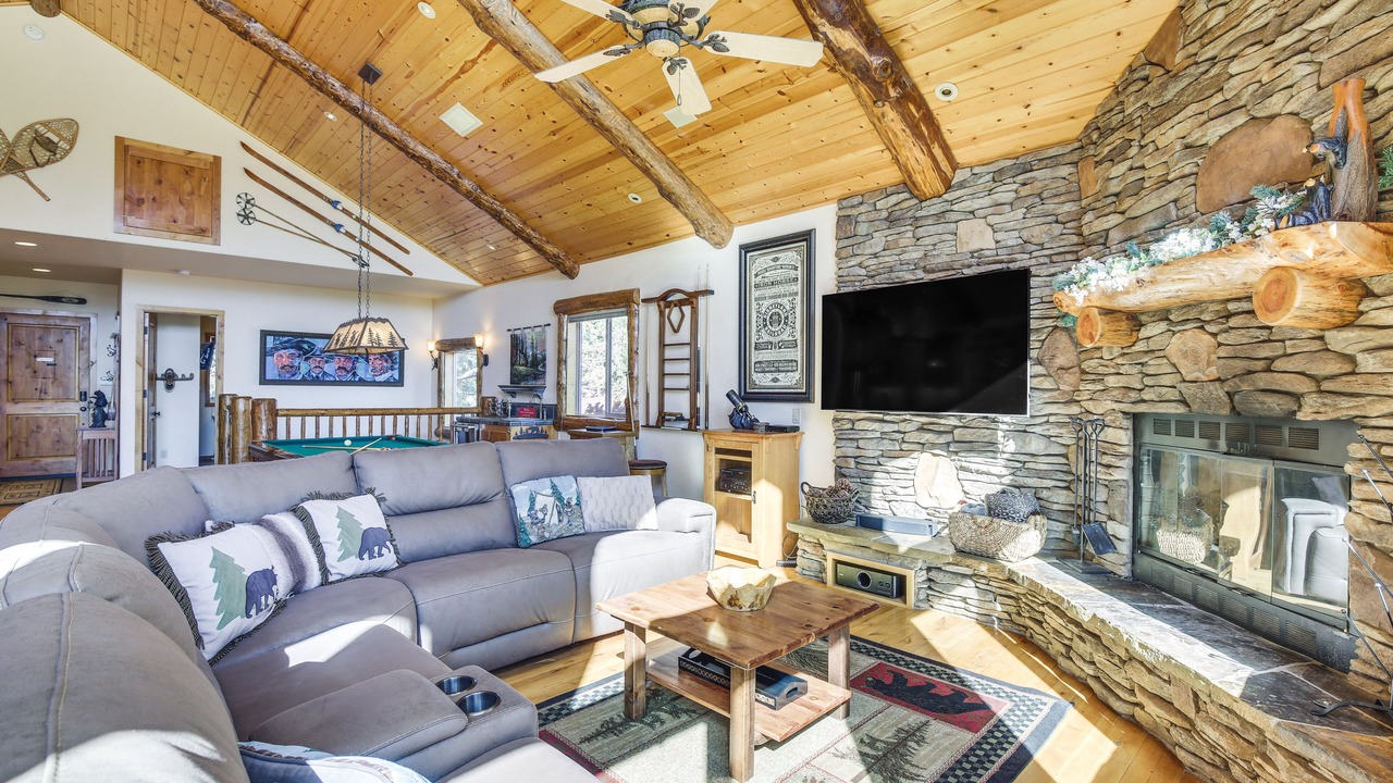 Photo of Livingroom in Big Bear City