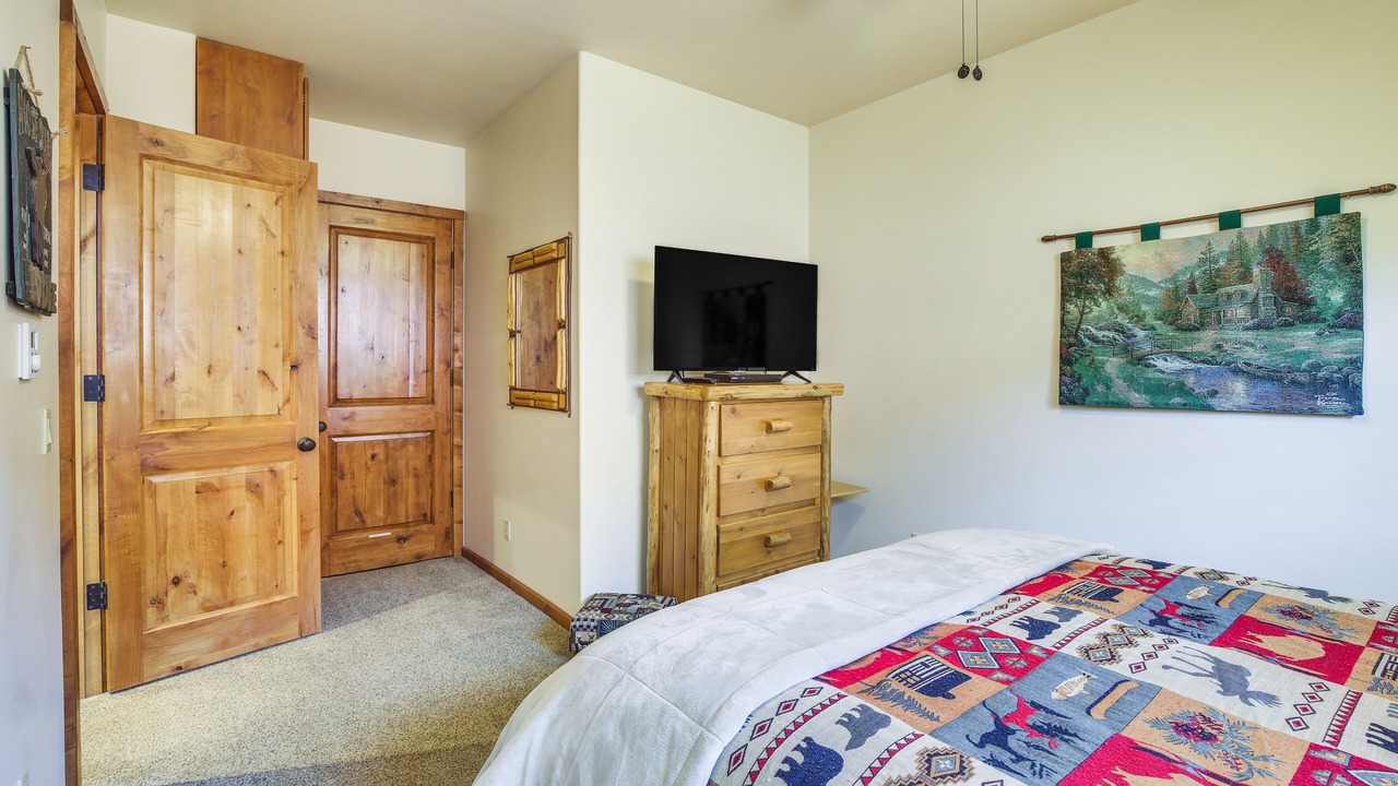 Photo of Bedroom in Big Bear City