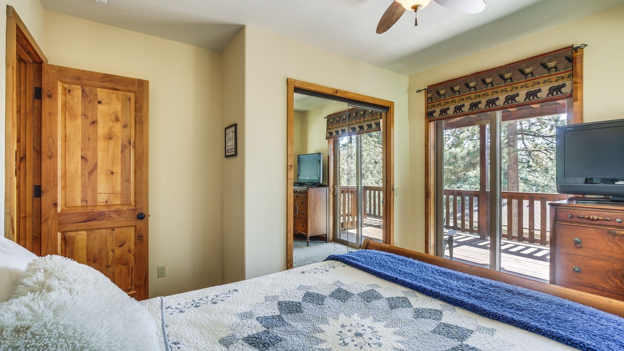 Photo of Bedroom in Big Bear City