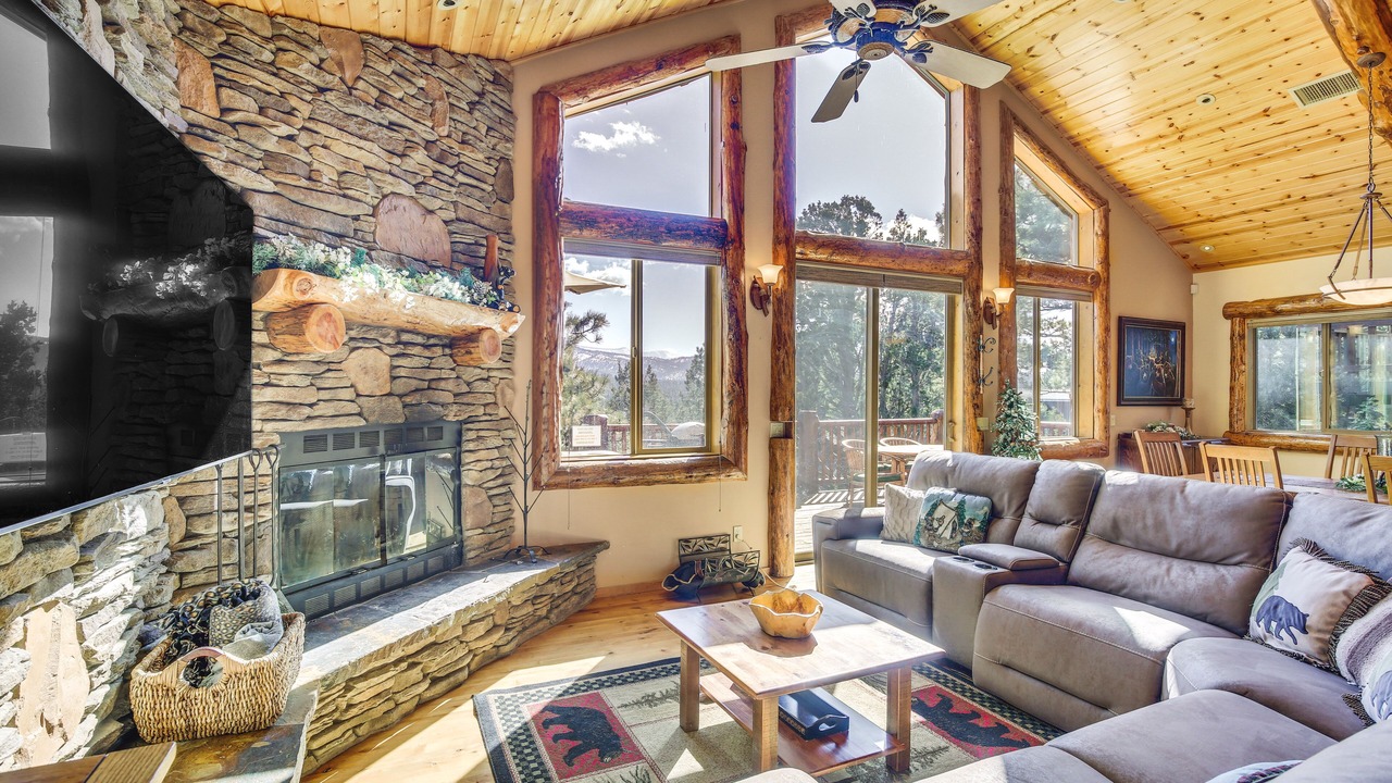Photo of Livingroom in Big Bear City