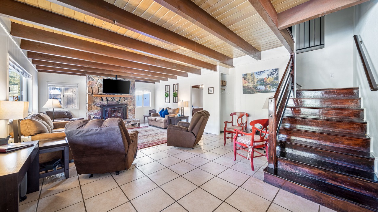 Photo of Livingroom in Green Valley Lake
