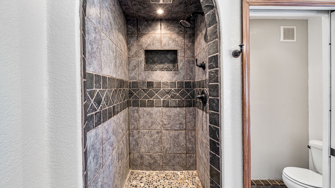 Photo of Bathroom in Green Valley Lake