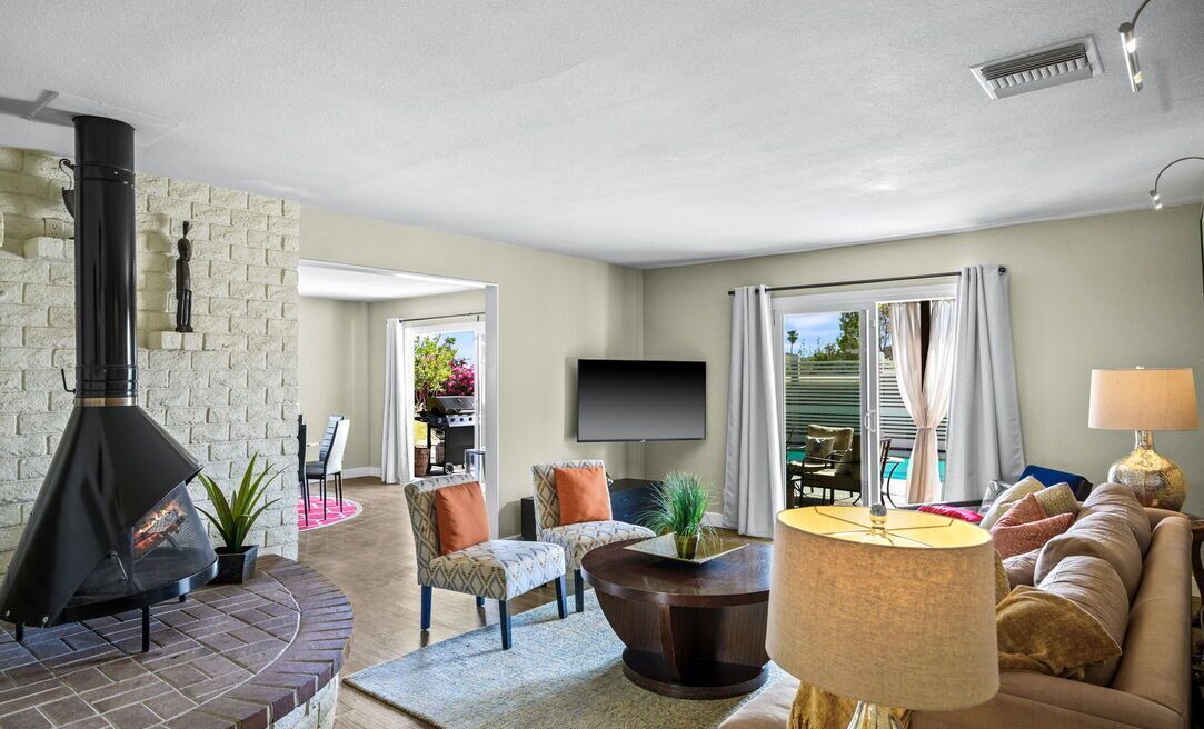 Photo of Livingroom in Cathedral City Cove