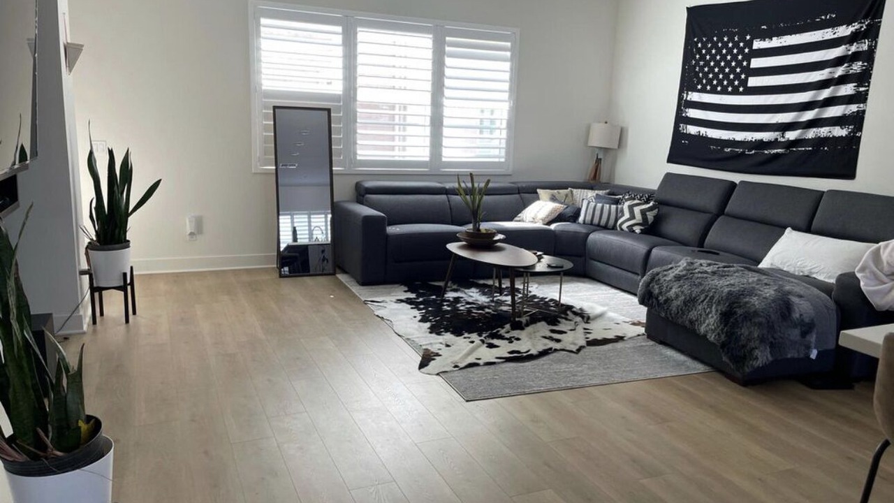 Photo of Livingroom in Platinum Triangle