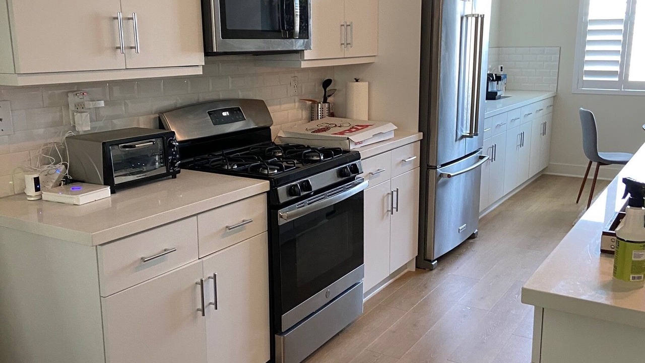 Photo of Kitchen in Platinum Triangle