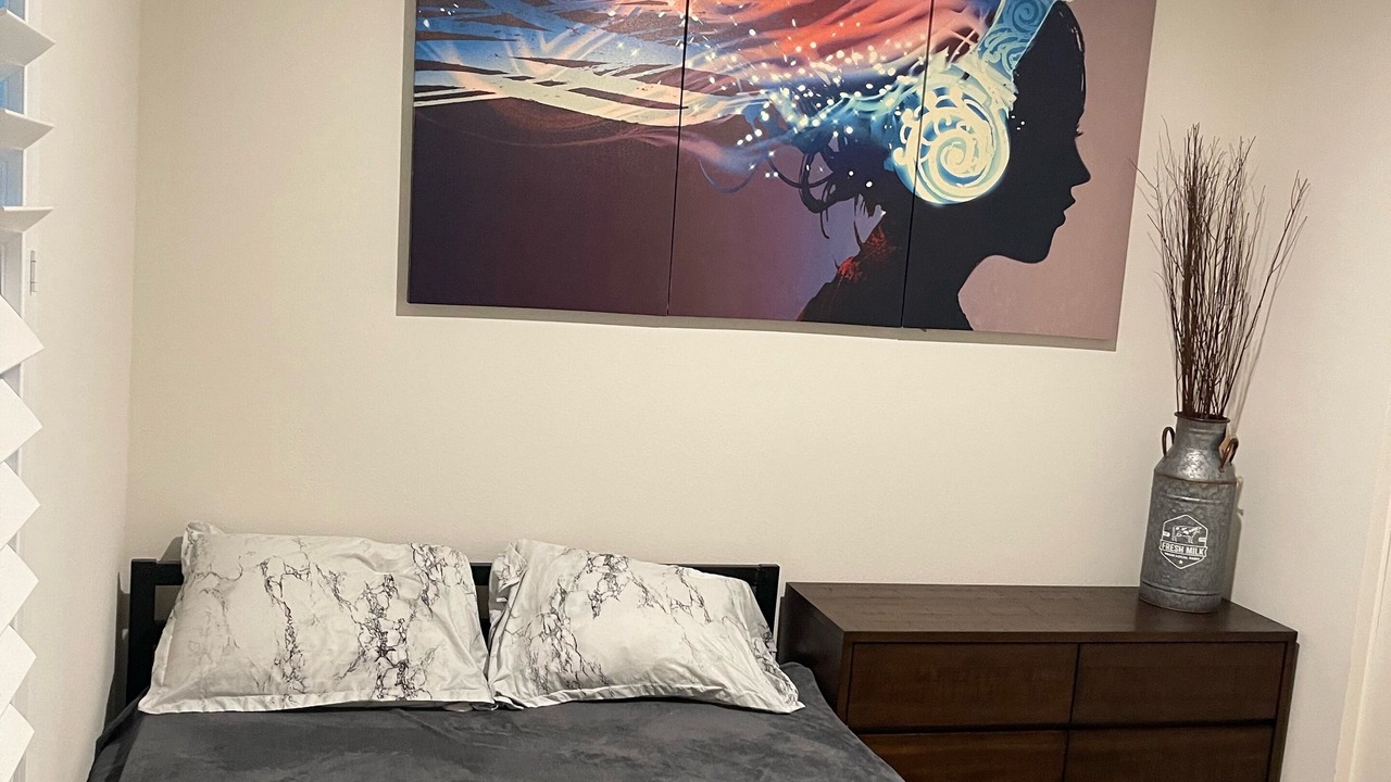 Photo of Bedroom in Platinum Triangle