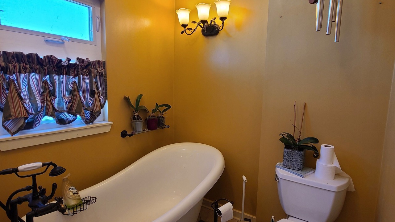 Photo of Bathroom in Isleton