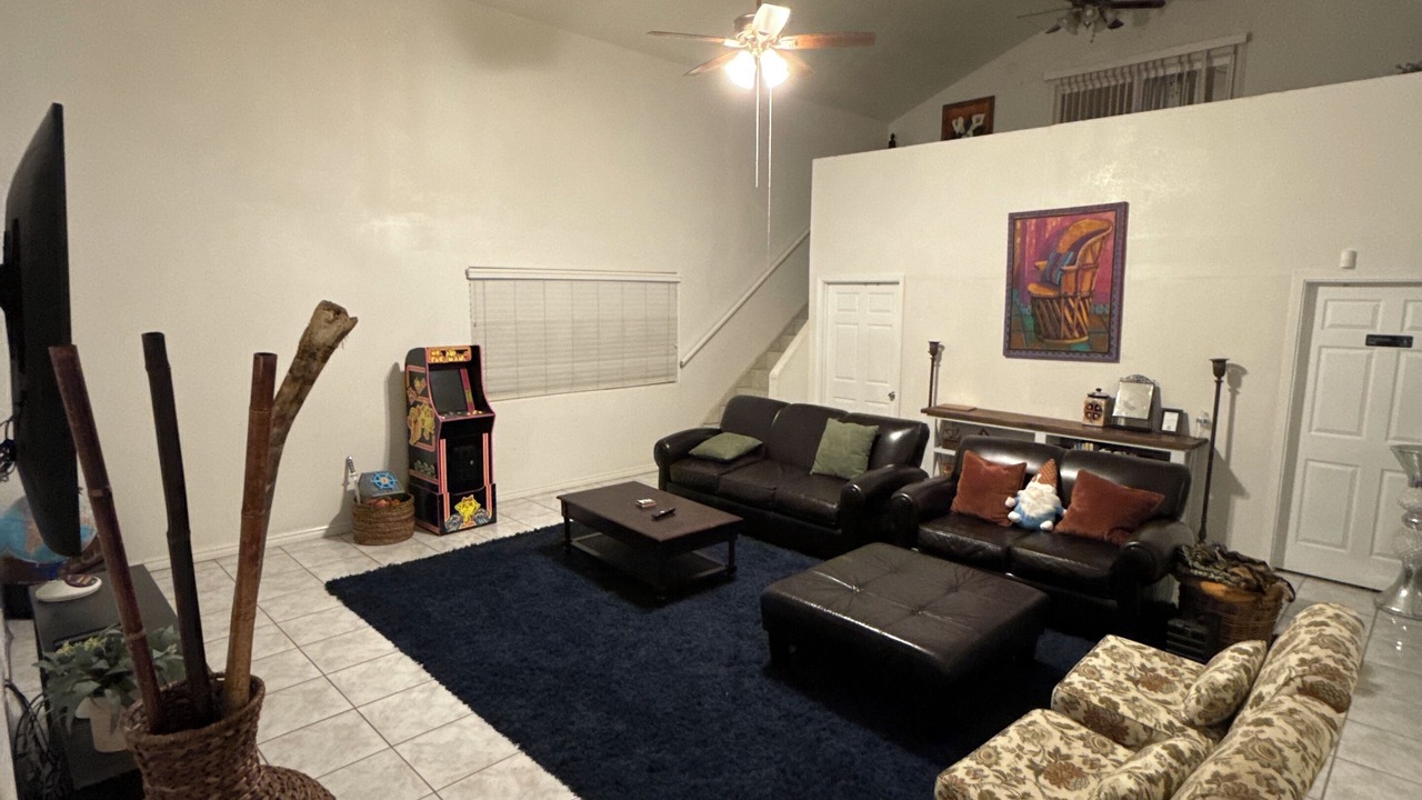 Photo of Livingroom in Bakersfield