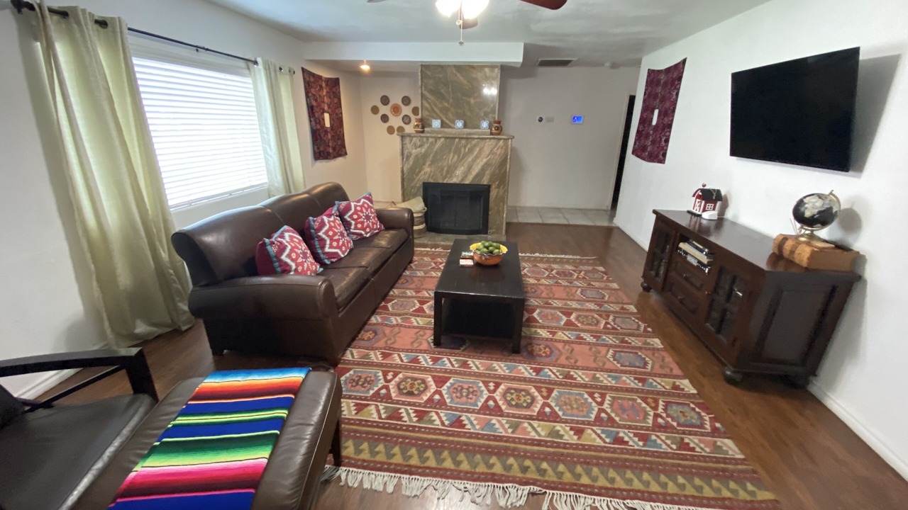 Photo of Livingroom in Bakersfield
