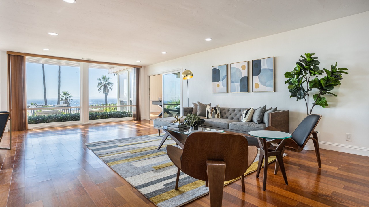 Photo of Livingroom in Whittier