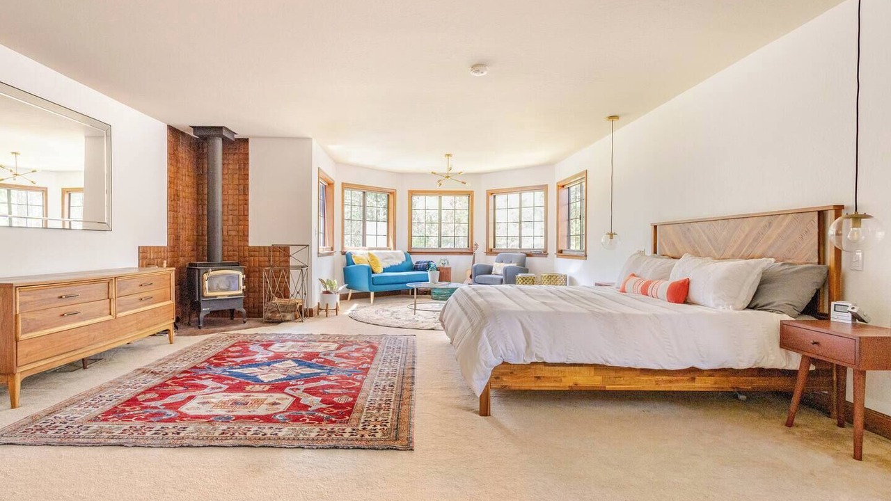 Photo of Bedroom in Angwin