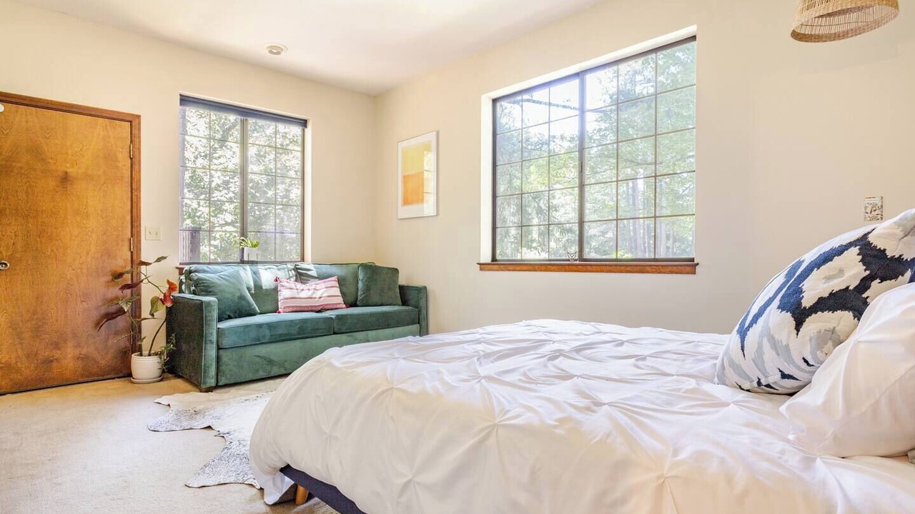 Photo of Bedroom in Angwin