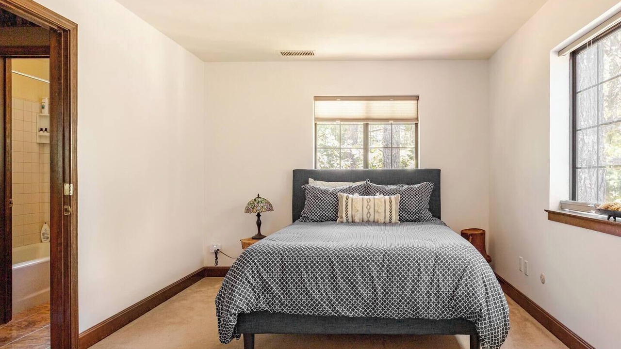 Photo of Bedroom in Angwin