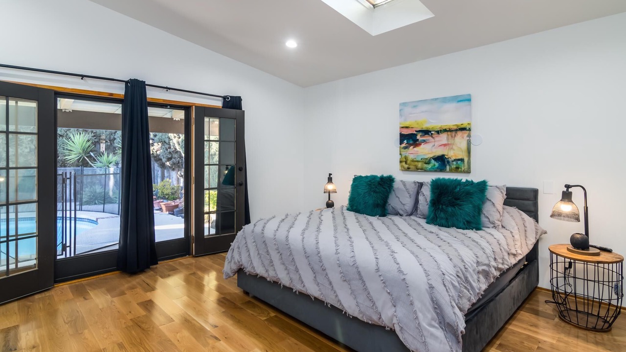 Photo of Bedroom in Valley Glen