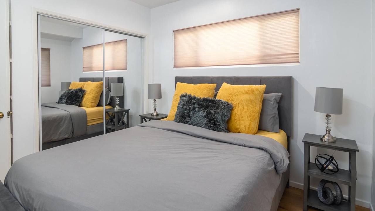 Photo of Bedroom in Valley Glen