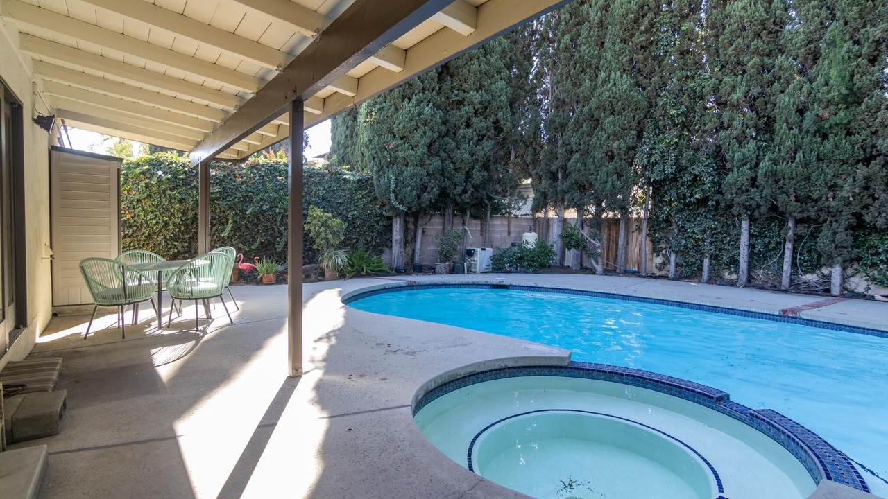 Photo of Outdoor in Valley Glen