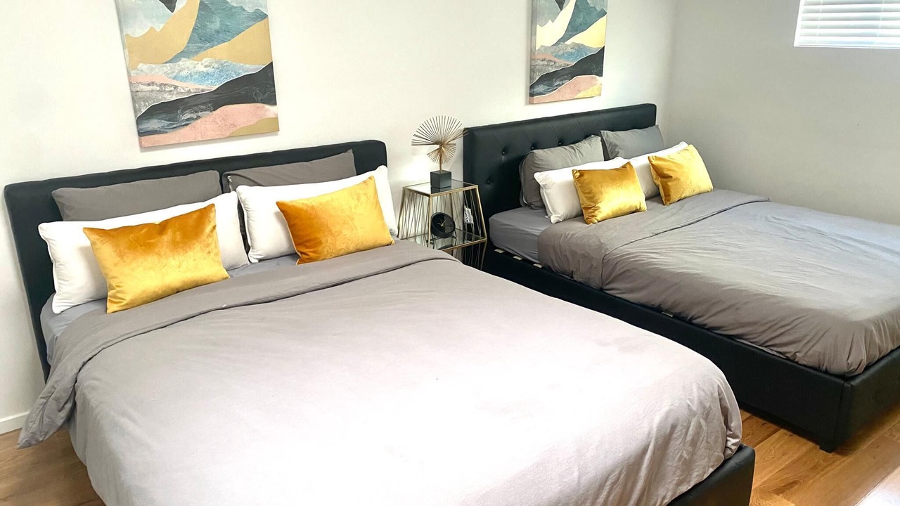 Photo of Bedroom in Valley Glen