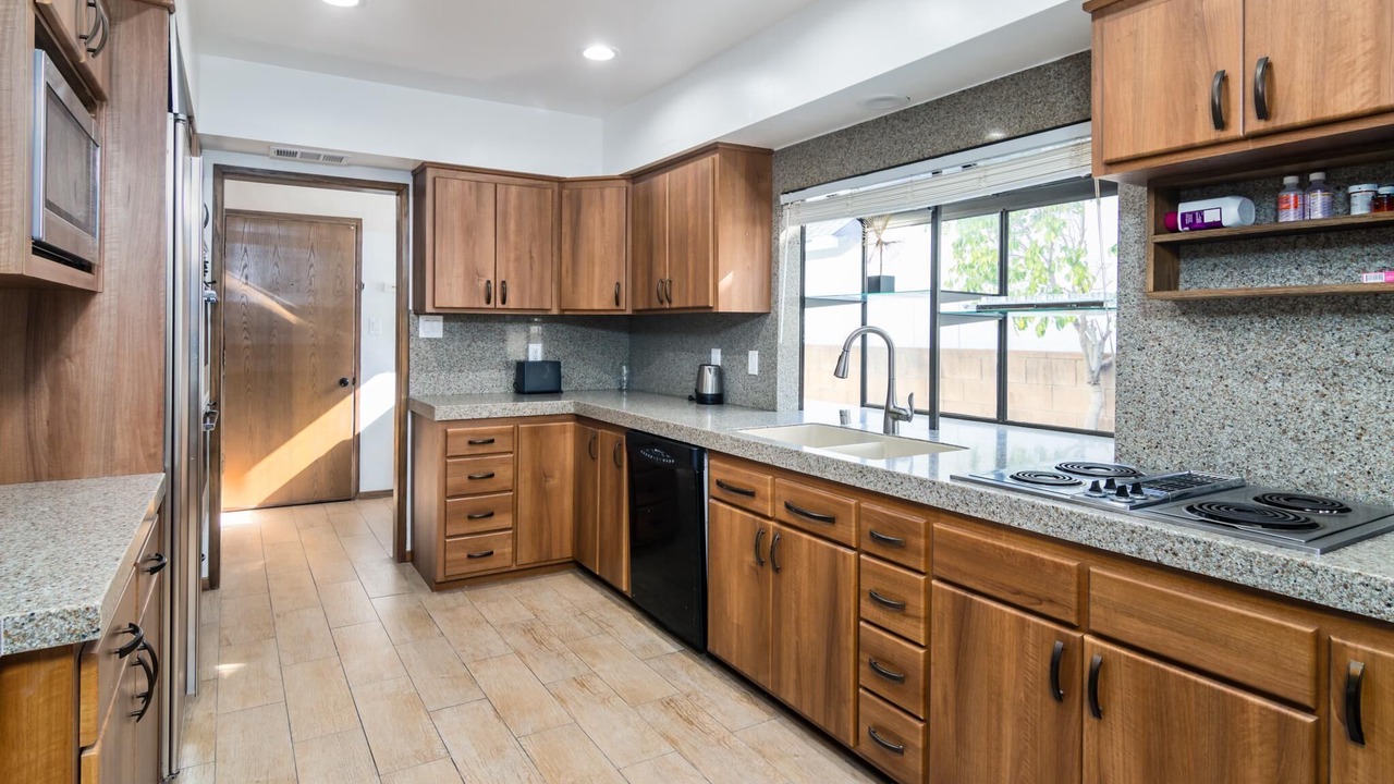Photo of Kitchen in Valley Glen