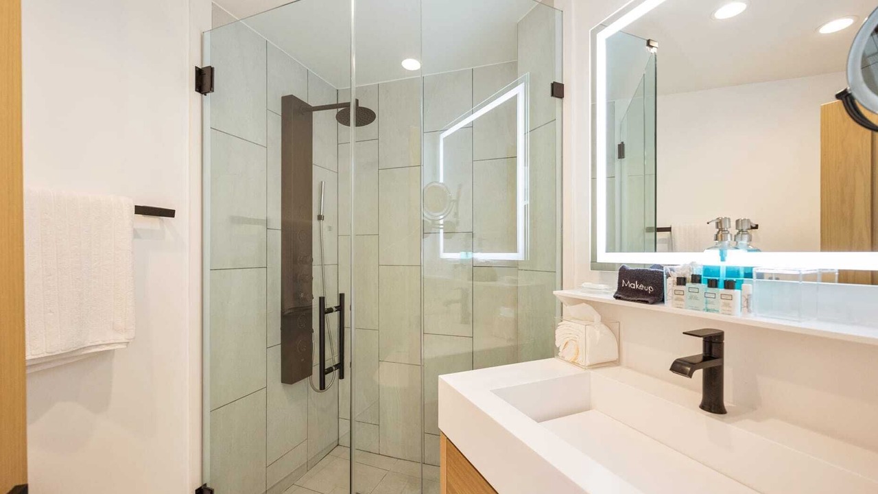 Photo of Bathroom in Eastern Malibu