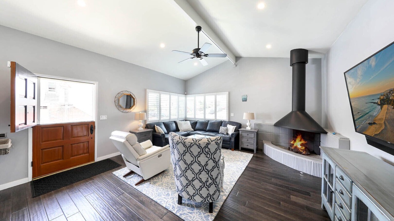 Photo of Livingroom in Corona del Mar
