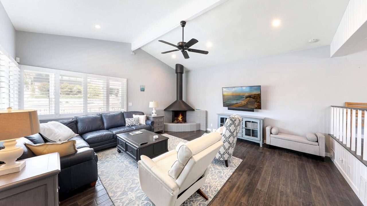 Photo of Livingroom in Corona del Mar