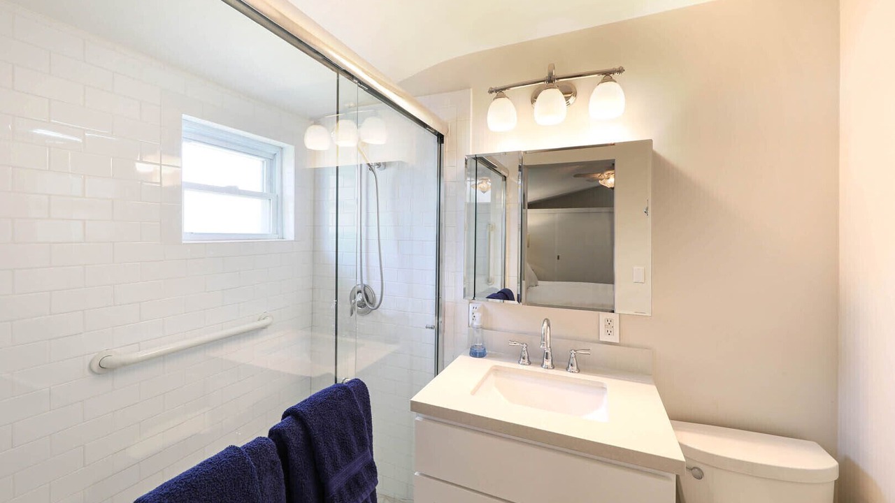 Photo of Bathroom in Corona del Mar