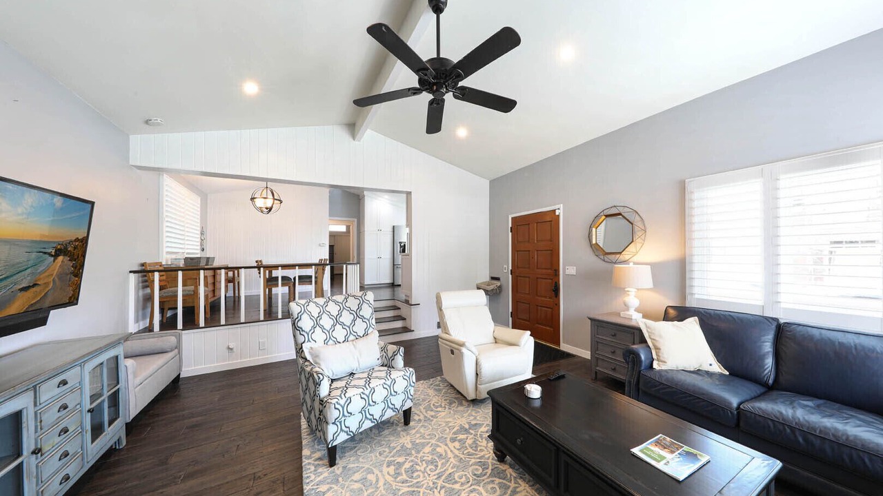 Photo of Livingroom in Corona del Mar