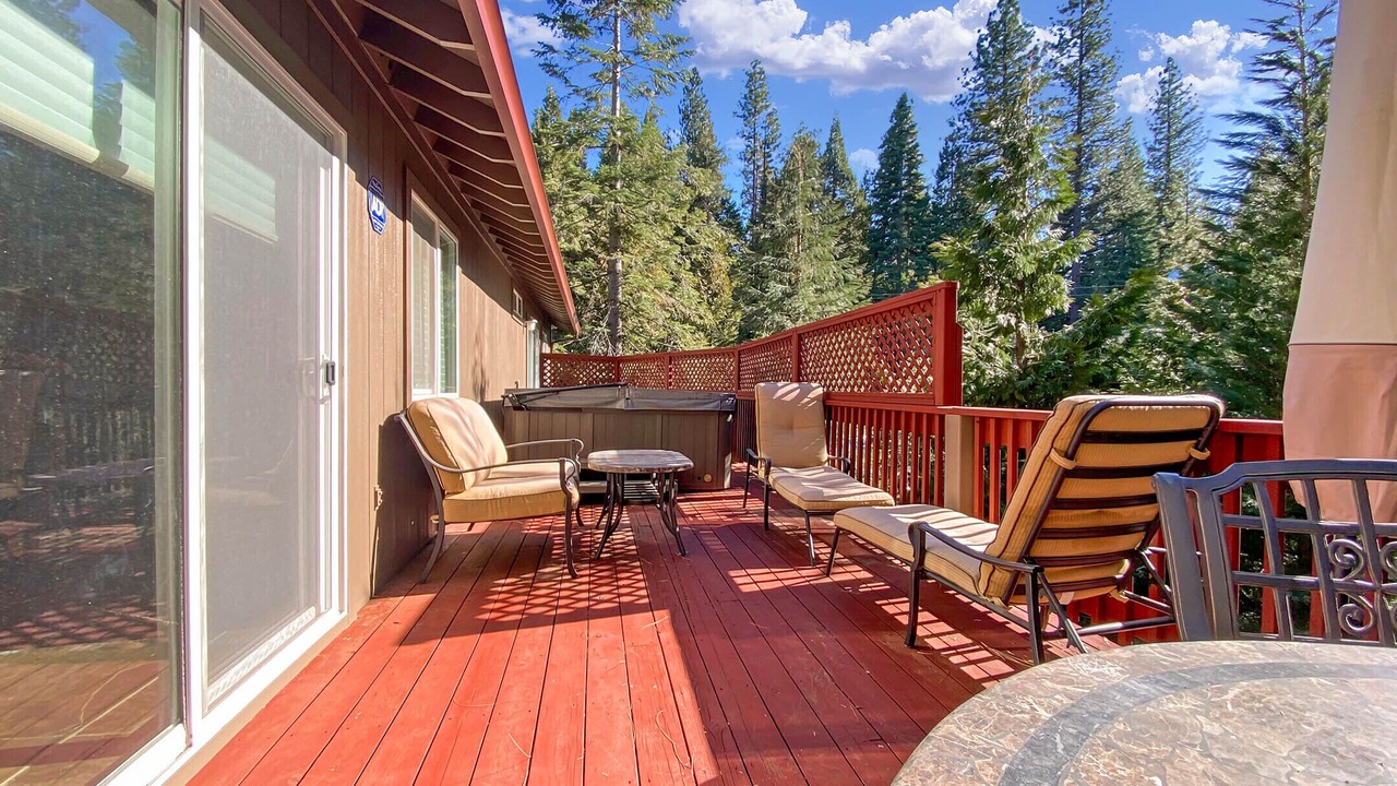 Photo of Patio Balcony in Strawberry