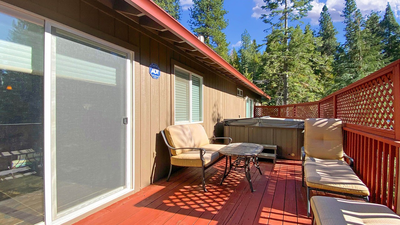 Photo of Patio Balcony in Strawberry