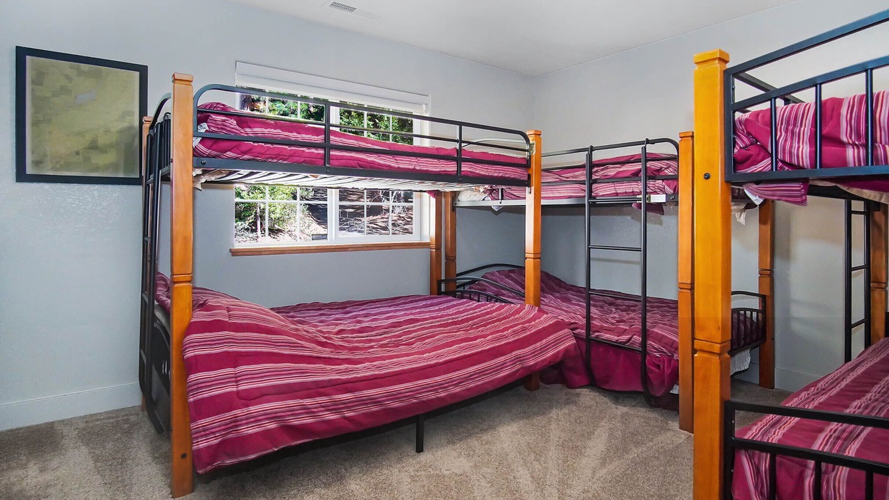 Photo of Bedroom in Strawberry