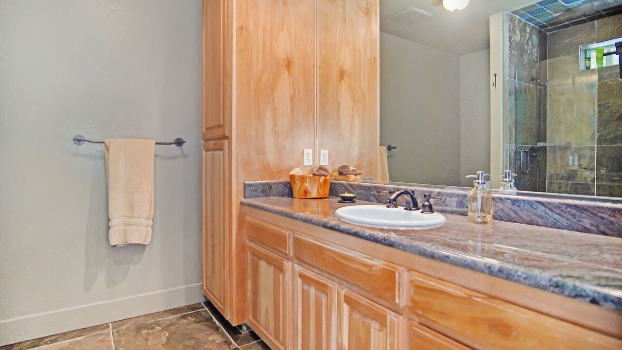 Photo of Bathroom in Strawberry