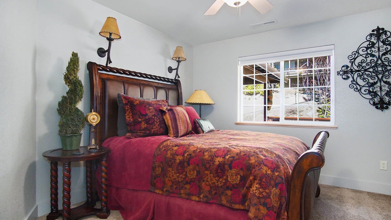 Photo of Bedroom in Strawberry