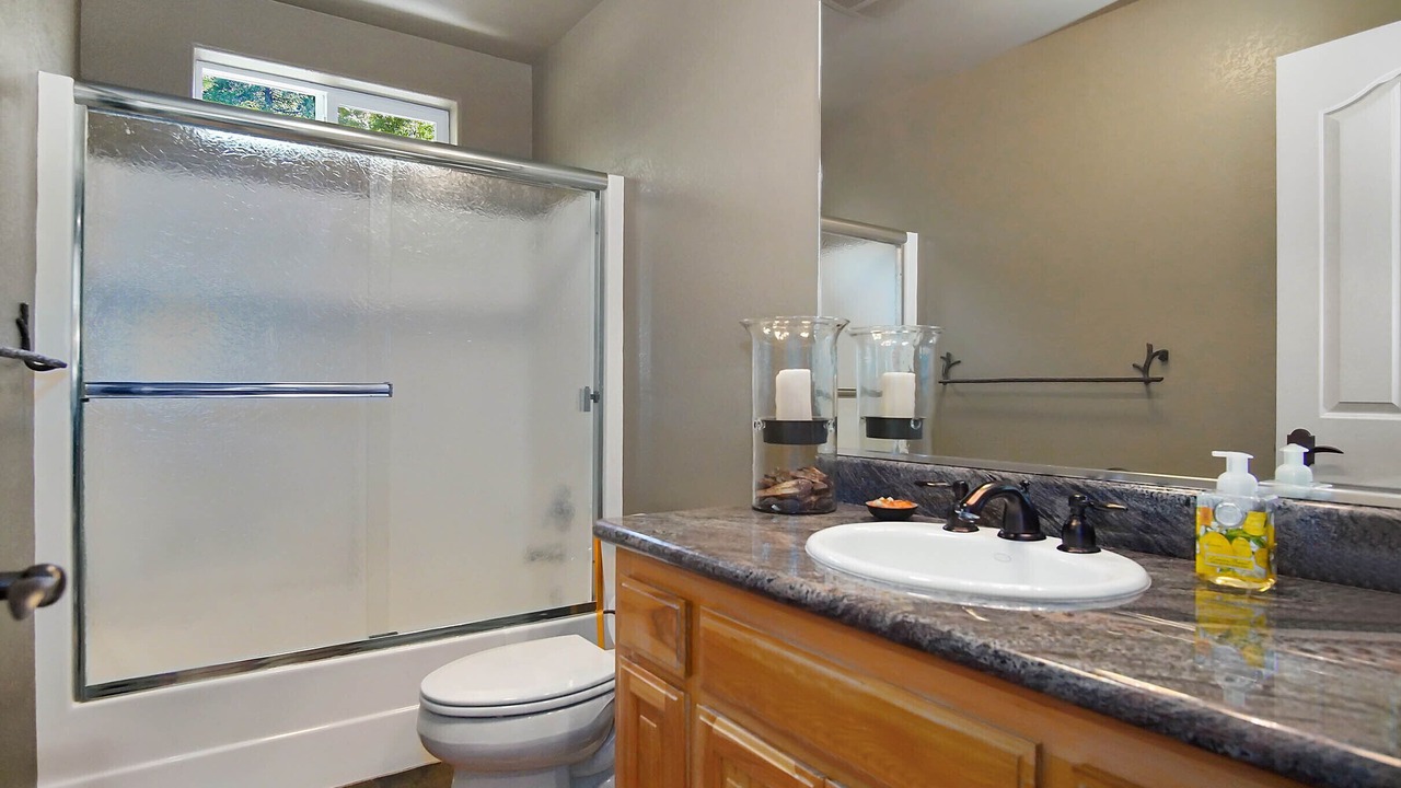Photo of Bathroom in Strawberry
