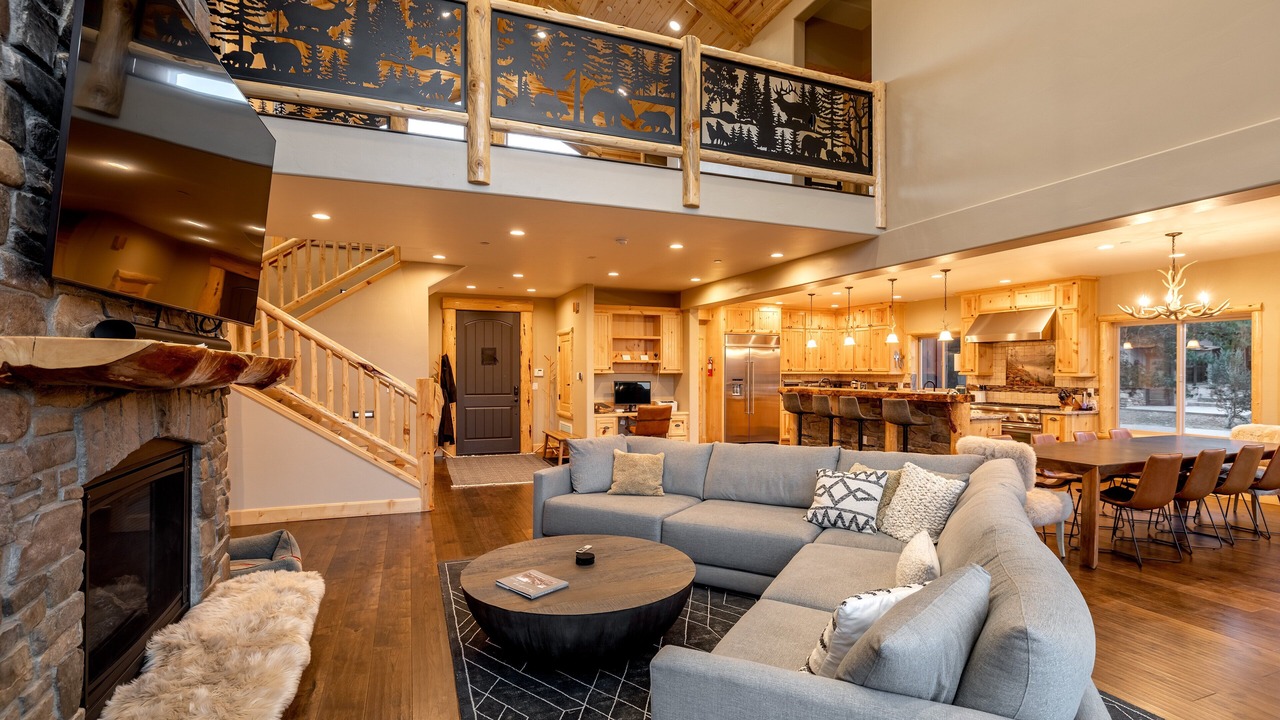 Photo of Livingroom in Castle Glen Estates