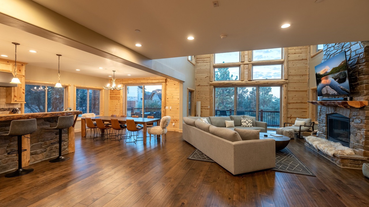 Photo of Livingroom in Castle Glen Estates