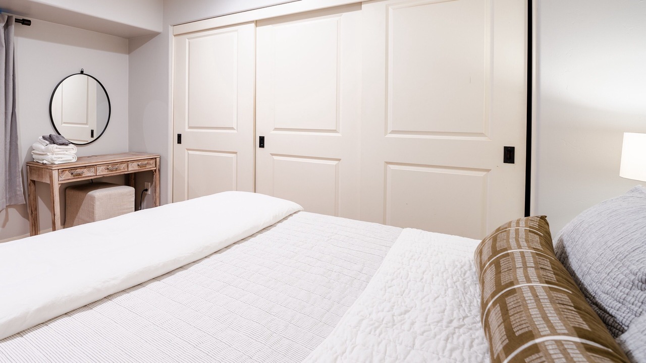 Photo of Bedroom in Cardiff-by-the-Sea
