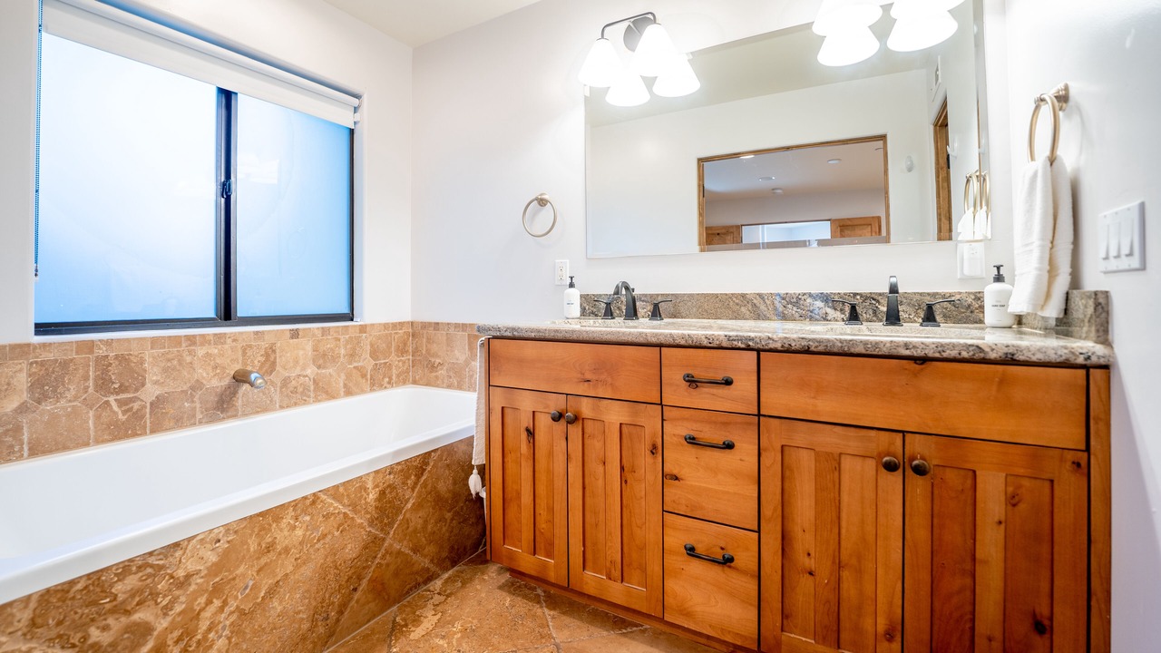 Photo of Bathroom in Cardiff-by-the-Sea