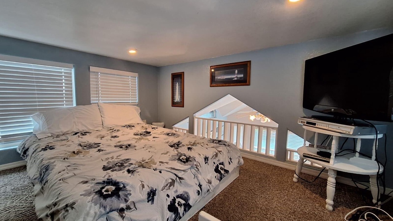 Photo of Bedroom in Smith River